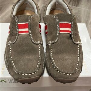 🔥🔥Geox Boys Slip-On Loafers in tan color